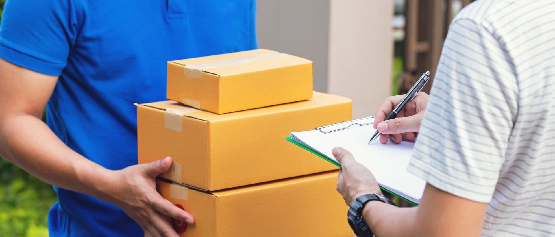 Single courier vs multiple courier partners